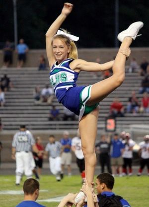 cheerleader upskirt no panties
